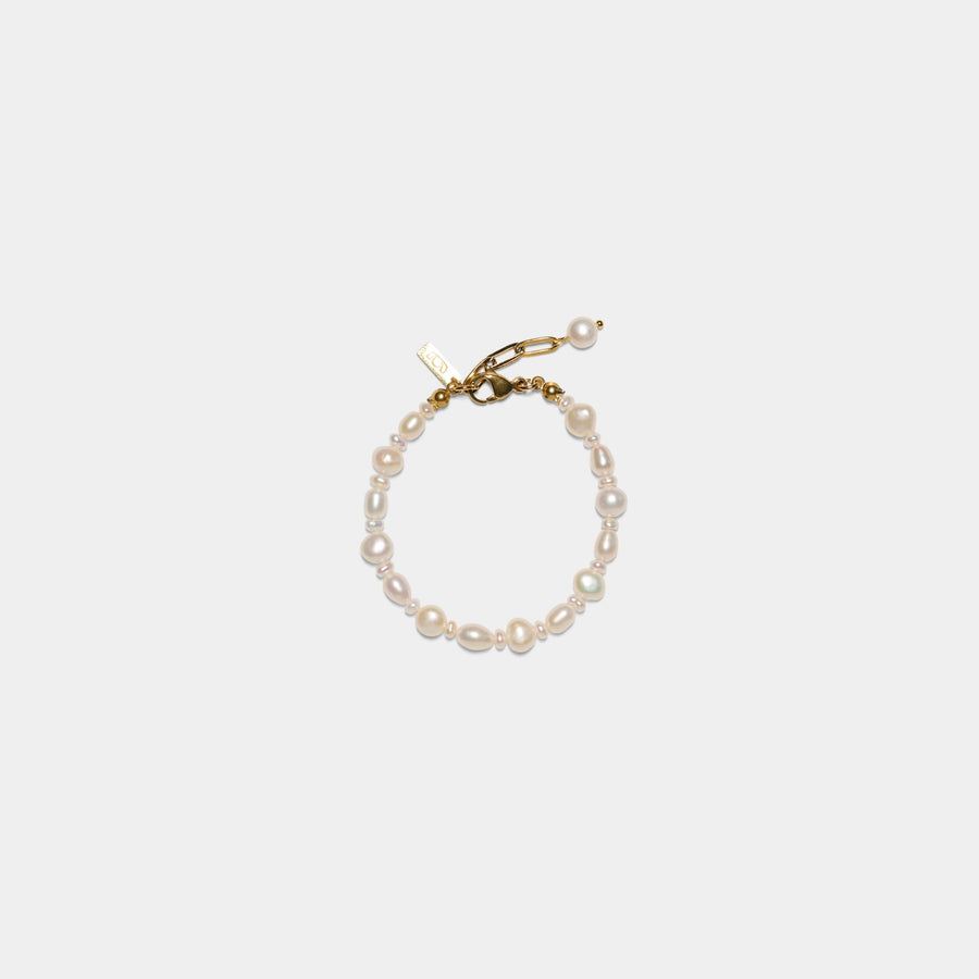 Daria Pearl Bracelet