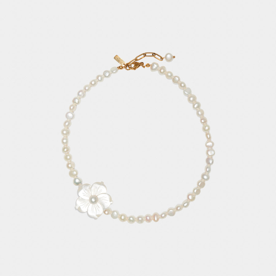 Shelly Flower Pearl Choker